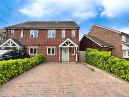 Monteagle Gardens, Yateley, Hampshire