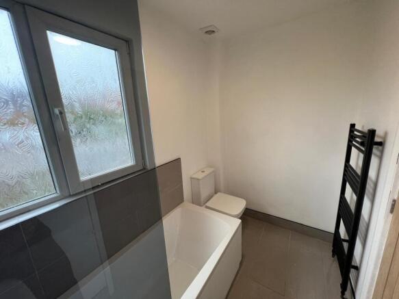 3 bed Semi-Detached for sale Image 10