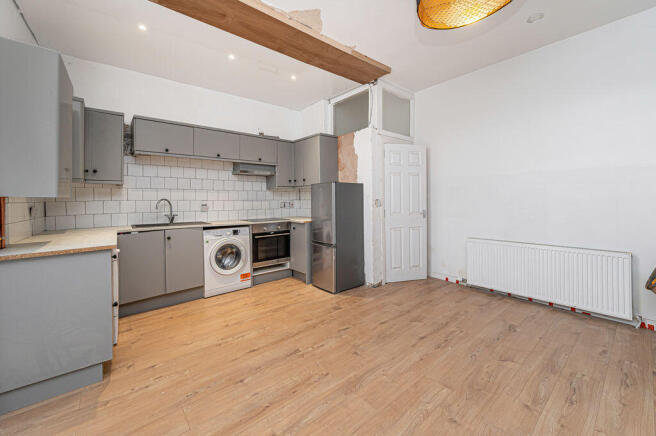 Open plan lounge/kitchen