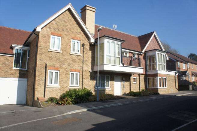 Just available is this superb 2 bedroom ground fl