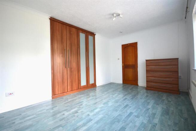 BEDROOM 1.JPG
