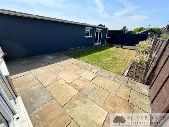 2 bed Semi-Detached Bungalow for sale Image 9