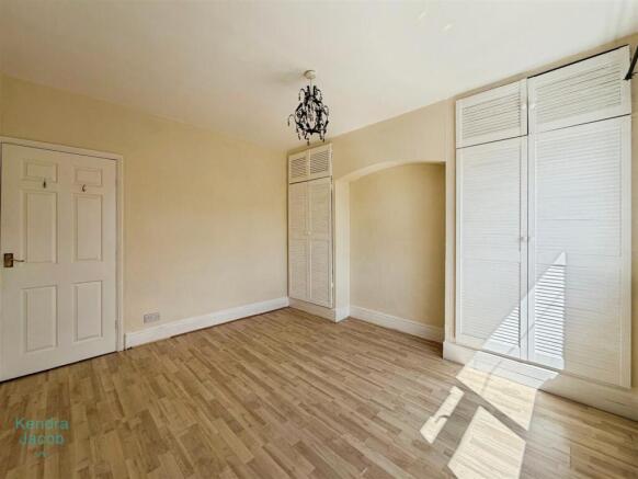 3 bed Semi-Detached for sale Image 10