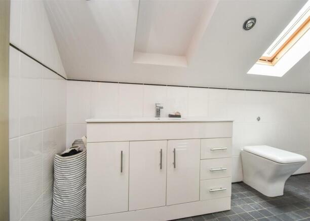 High Acre - Ensuite.jpg