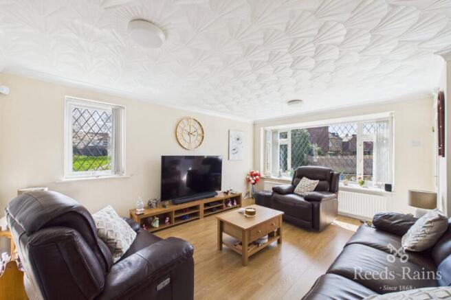4 bed Detached for sale Image 4