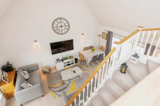 Lounge/Dining Room