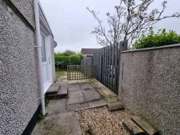 Side garden area