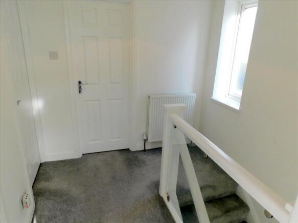 FIRST FLOOR LANDING