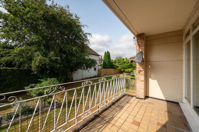 2 bed Apartment for sale Image 8