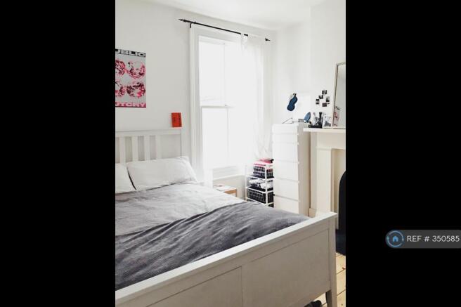 Middle Upstairs Bedroom