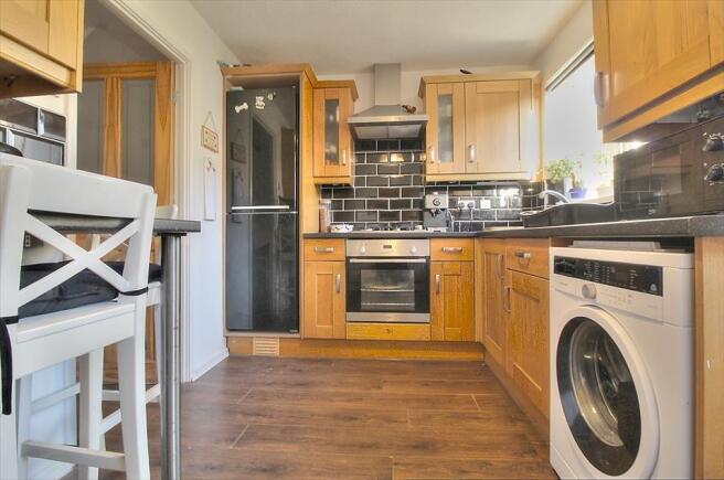 Kitchen 2.jpg