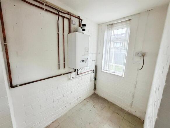 3 bed Semi-Detached for sale Image 12