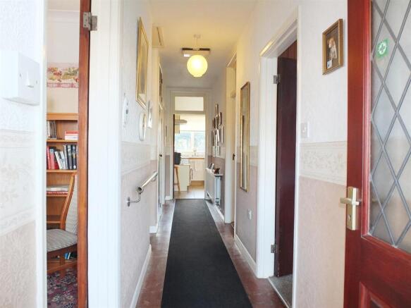 Hallway.jpg