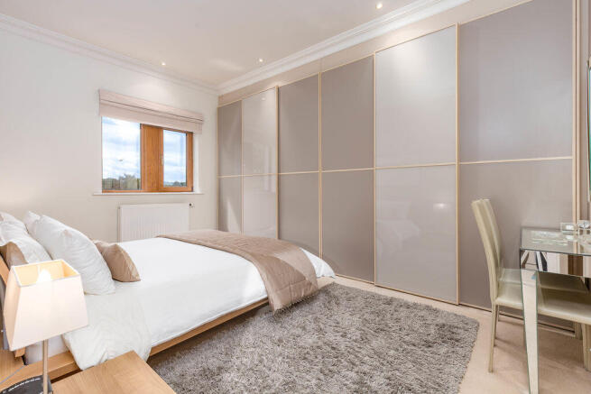 2 bed Flat for sale Image 6