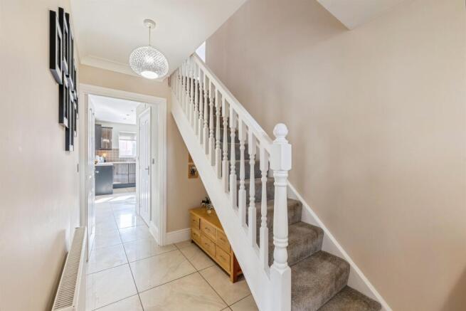 4 bed Detached for sale Image 11