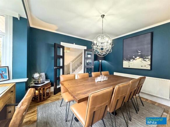 4 bed Semi-Detached for sale Image 5