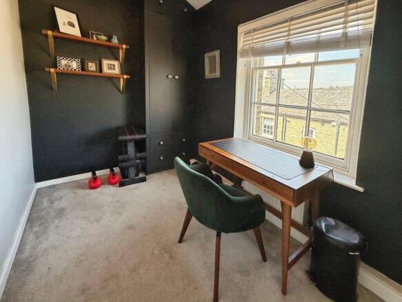 3 bed Terraced for sale Image 12