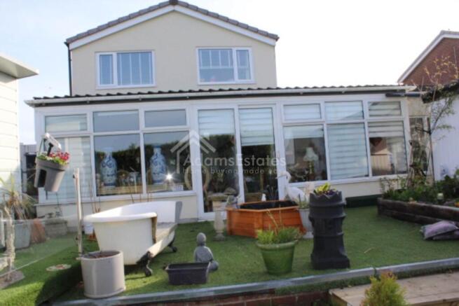 4 bed Detached for sale Image 7