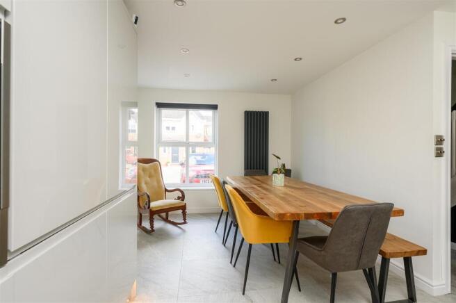4 bed Detached for sale Image 5