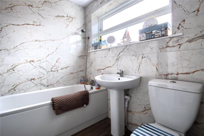 4 bed Detached for sale Image 12