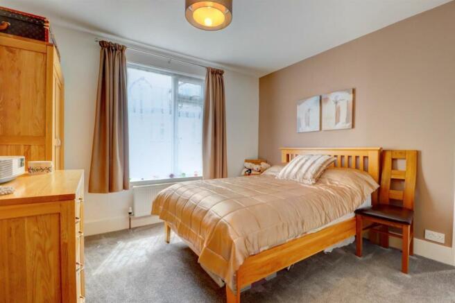Bedroom 2 .2.jpg