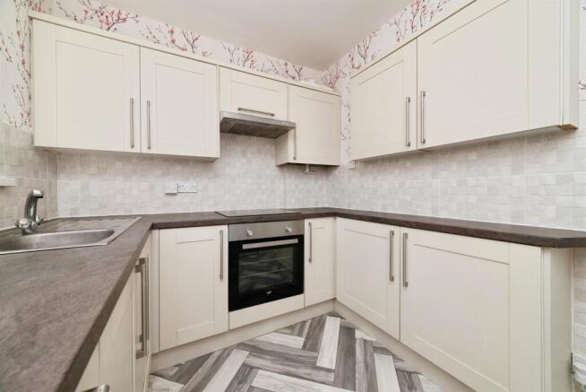 2 bed Apartment for sale Image 4