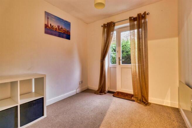 2 bed Flat to rent Image 4