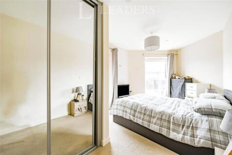 Lyons Crescent, Tonbridge, Kent