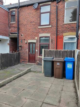 2 bed Terraced to rent Image 10