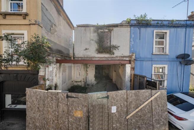 11 Wyndham Street, Yeovil, Somerset BA20 1JH | Fre