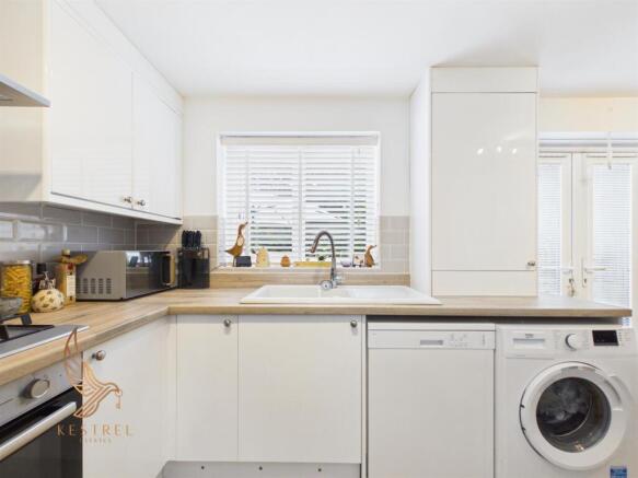 3 bed Terraced for sale Image 11
