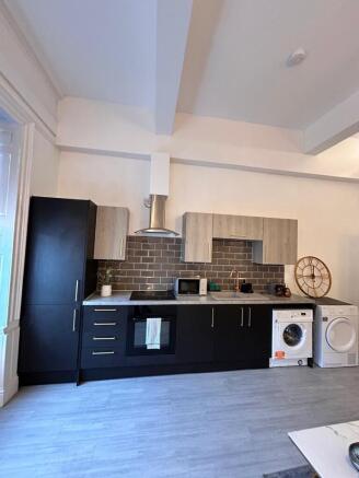 1 bed Apartment to rent Image 4