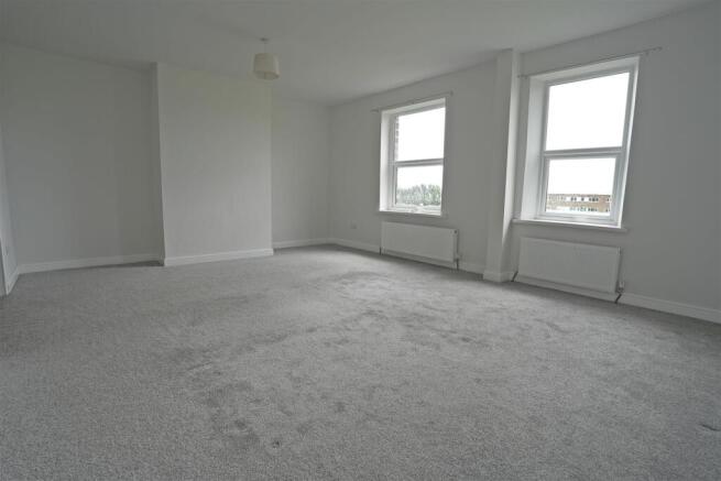 3 bed Terraced for sale Image 5