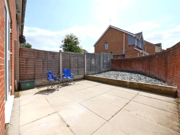 2 bed Town House to rent Image 9