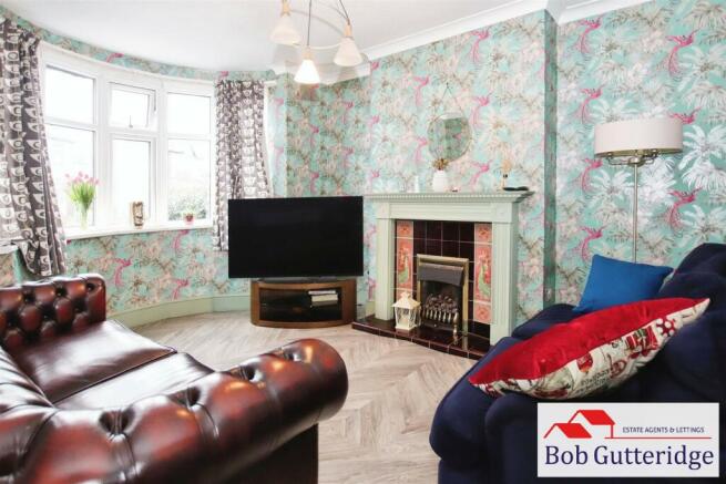 BAY FRONTED LOUNGE