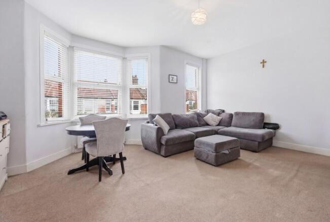 Pulteney Road, London, E18 photo 4
