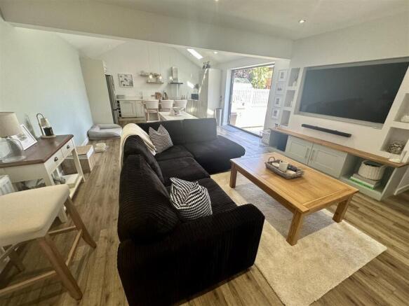 3 bed Detached Bungalow for sale Image 10