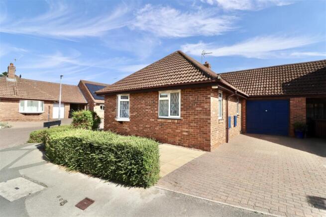 3 bed Detached Bungalow for sale Image 11