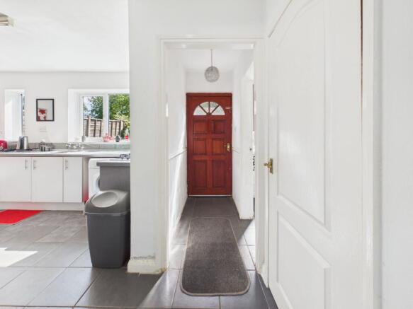 3 bed Semi-Detached for sale Image 11