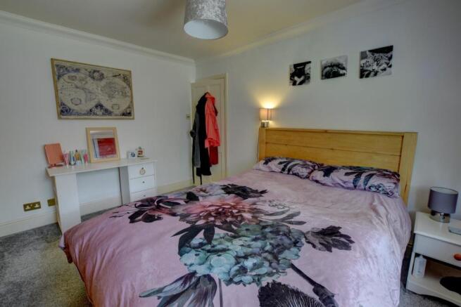 Bed 5.jpg