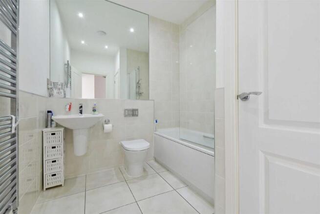 4 bed Town House for sale Image 10