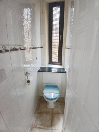 4 bed Flat to rent Image 10