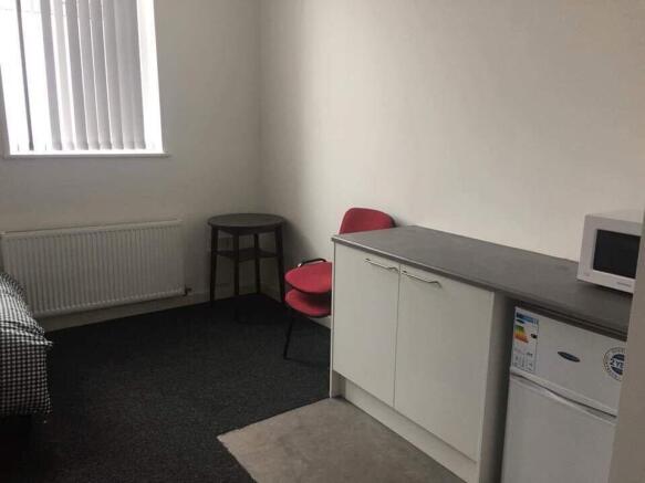 1 bed House Share to rent Image 4