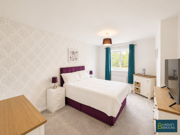 4 bed Detached for sale Image 11