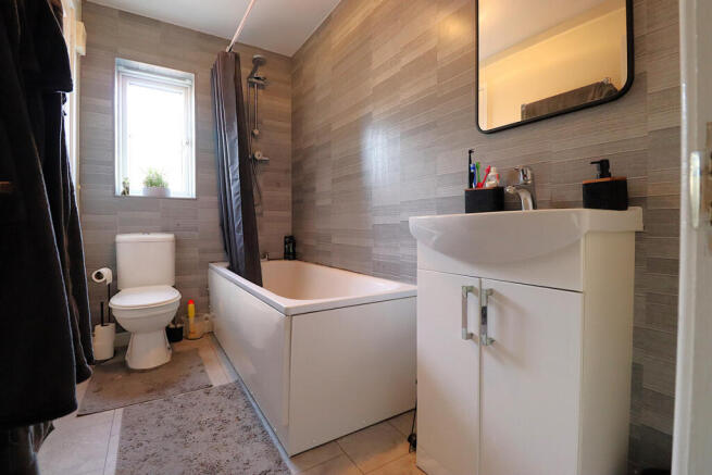 2 bed Semi-Detached for sale Image 11