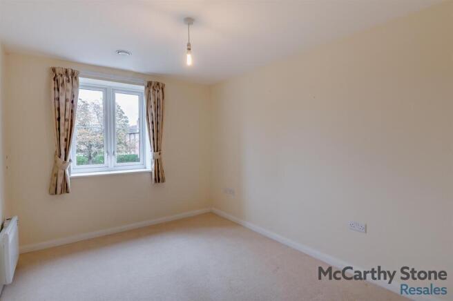 2 bed Apartment for sale Image 4