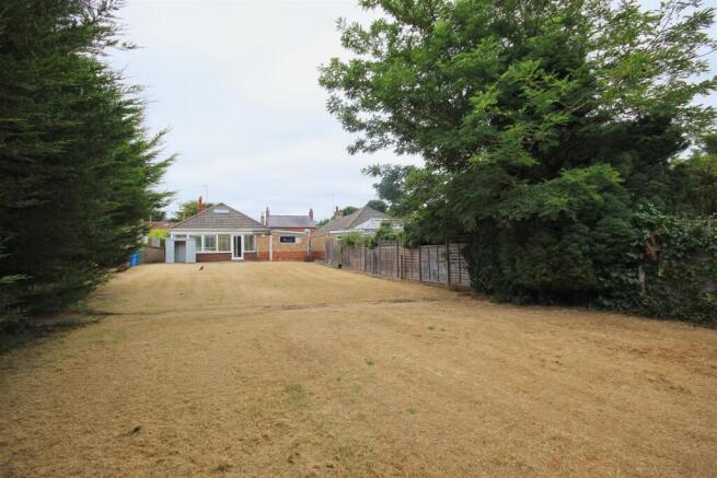2 bed Detached Bungalow for sale Image 10