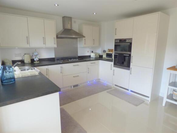 kitchen2.JPG