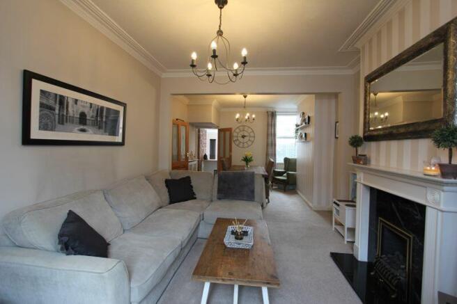 Lounge/Dining Room