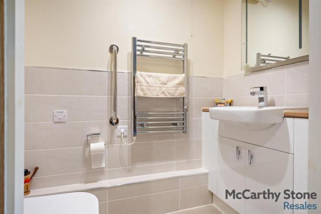 2 bed Apartment for sale Image 12